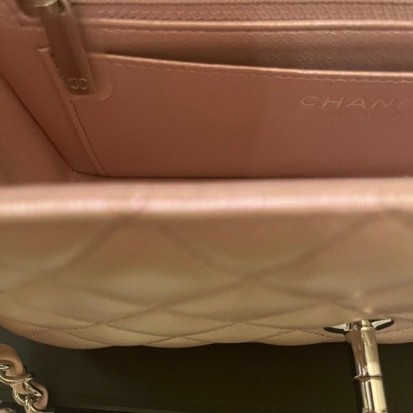 CHANEL 21K MINI IRIDESCENT PINK FLAP BAG - Picture 7 of 7